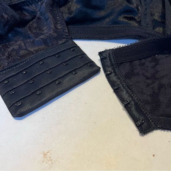 Bali Black Bra with Floral Pattern no Underwire, no Padding Size 42D - Picture 4 of 7